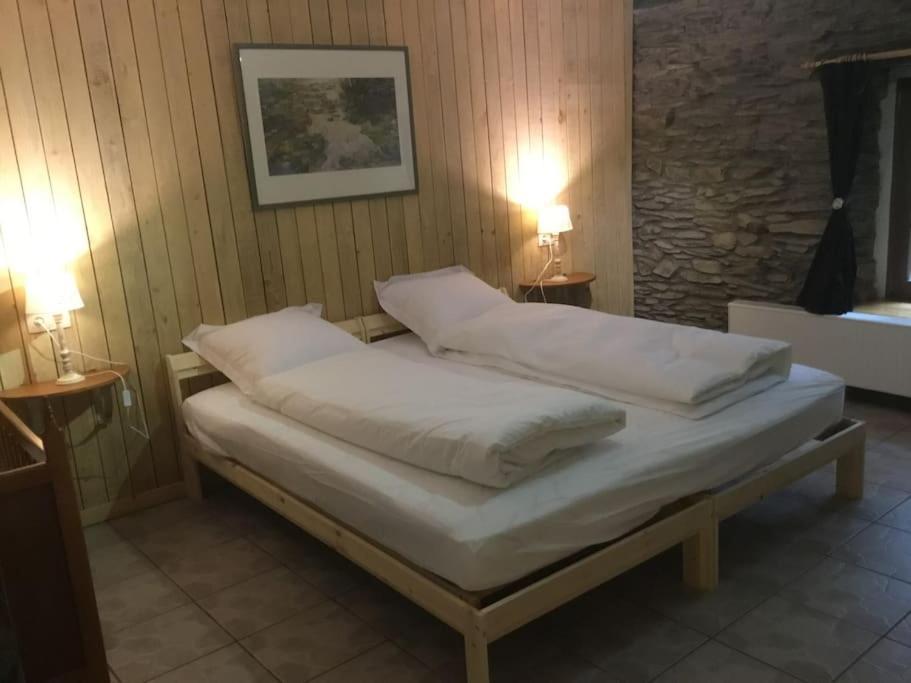 Gite Les 7 Frenes Vaux-sur-Sure Екстериор снимка